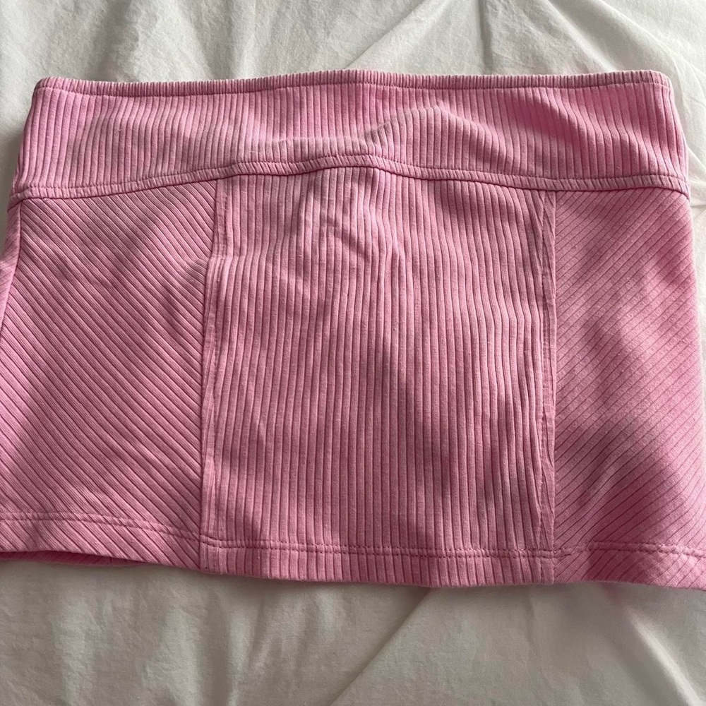 Urban Outfitters Women's Pink Crop-top